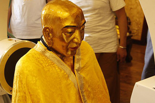 Nhà sư Lào đi khất thực mỗi sáng-15