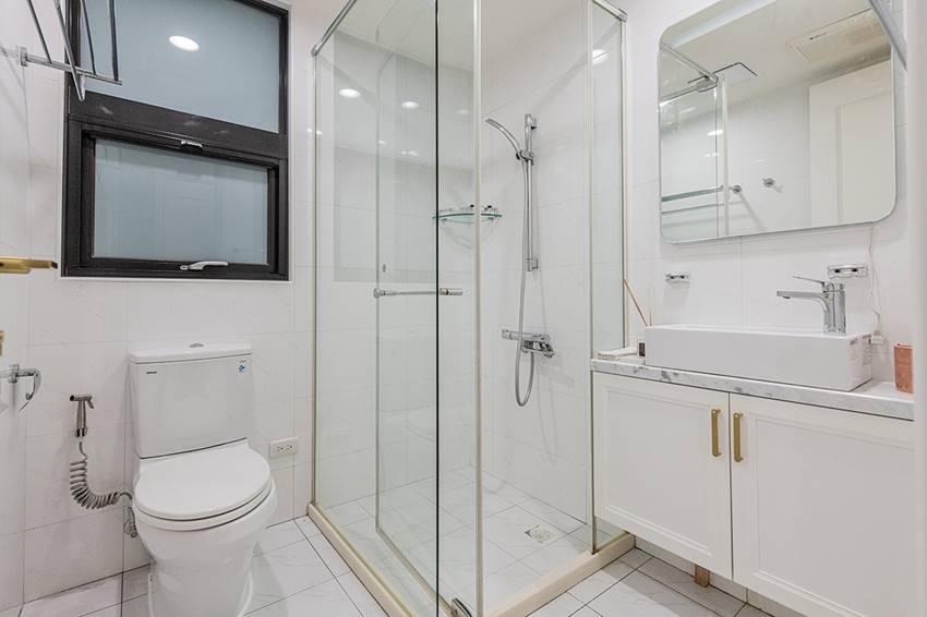 Căn hộ hiện đại với lối trang trí đầy cá tính cho cuộc sống tiện nghi và ấm áp-32