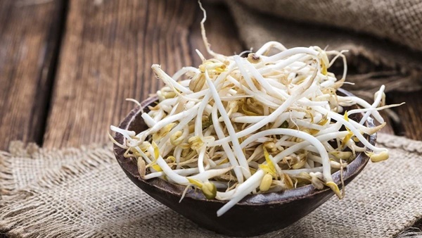 Mách chị em cách làm giá đỗ bằng rổ tại nhà trắng ngon, mập mạp, chỉ 3 ngày là có giá ăn-3