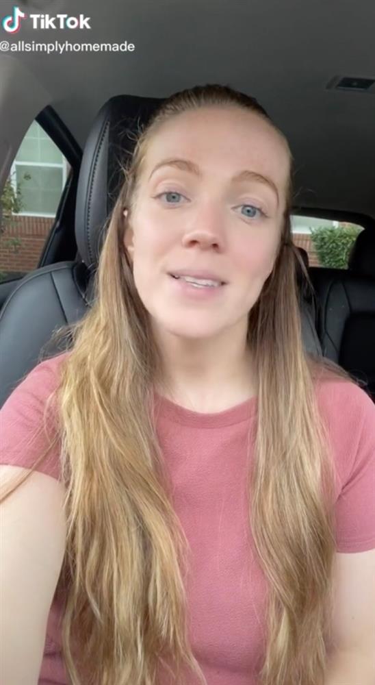 Con dâu chuyển dạ đau oằn trong phòng sinh, mẹ chồng vẫn đứng cạnh cằn nhằn một chuyện khiến cô tức giận đuổi bà ra ngoài-1