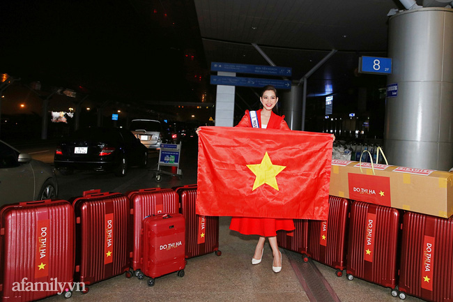 Hoa hậu Đỗ Thị Hà sụt sùi khi bố mẹ tiễn ra sân bay, mang 200kg hành lý chính thức tham dự Hoa hậu Thế giới 2021-6