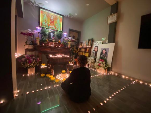 Các con nuôi tụng kinh cầu siêu cho mẹ Phi Nhung, quản lý cố ca sĩ chia sẻ một câu đầy xót xa-3