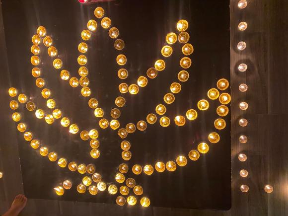 Các con nuôi tụng kinh cầu siêu cho mẹ Phi Nhung, quản lý cố ca sĩ chia sẻ một câu đầy xót xa-6