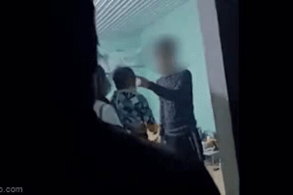 Bế con đi bắt quả tang chồng ngoại tình, người phụ nữ chua xót: