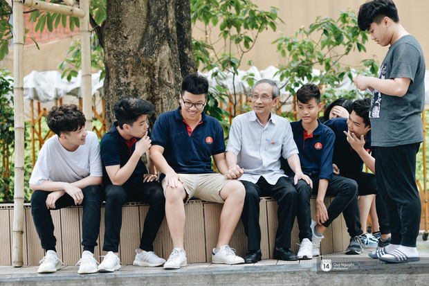 Giáo viên kể chuyện 20/11 năm nay: Hát chúc nhau online, không hoa, không quà, không gặp mặt-5