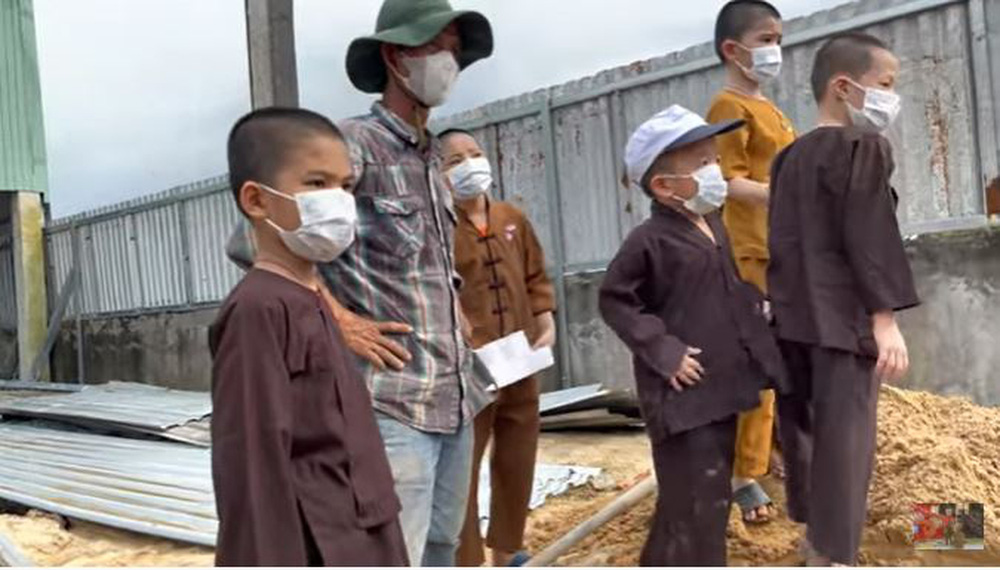 Tịnh thất Bồng Lai bị đập nát, thầy trò chắp tay đứng nhìn - sự thật bức ảnh trên MXH-3