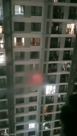 Hà Nội: Cháy căn hộ tầng 15 Times City, nhiều cư dân hoảng hốt tháo chạy-1