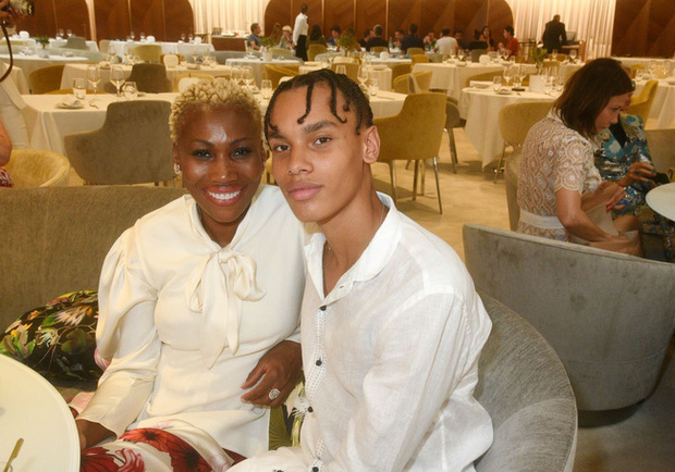 Đằng sau sự biến mất của Vương phi Monaco: Liệu có phải do cuộc sống chốn hậu cung đầy nước mắt với người chồng trăng hoa?-7