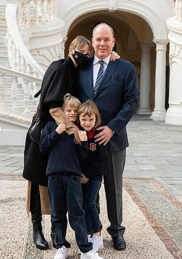 Đằng sau sự biến mất của Vương phi Monaco: Liệu có phải do cuộc sống chốn hậu cung đầy nước mắt với người chồng trăng hoa?-20