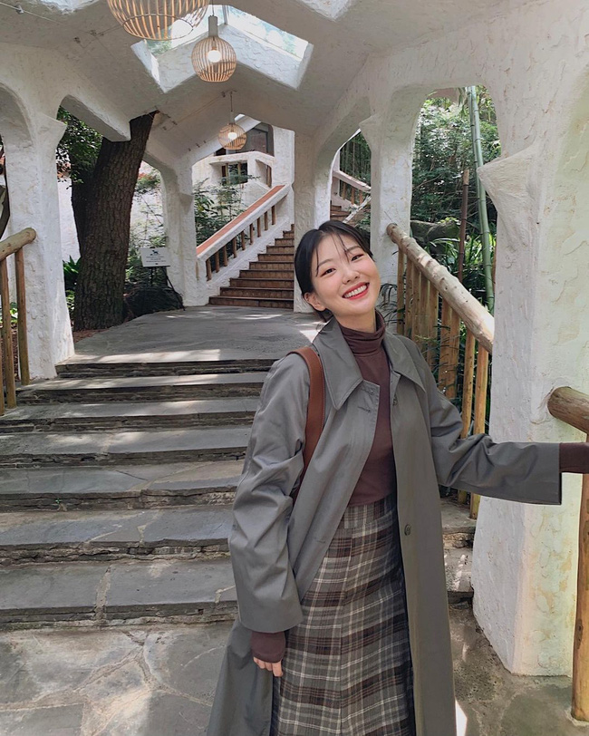 12 cách diện chân váy dạ không hề già, chỉ trẻ trung và sành điệu trở lên-5