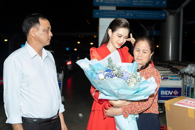 Vừa lên đường chinh chiến Miss World, Đỗ Hà đã gặp phải sự cố đầu tiên-3