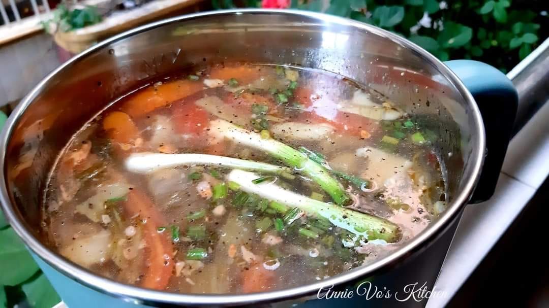 Lạ miệng với lẩu sườn non nấu cải chua, ấm sực trong ngày gió lạnh-6