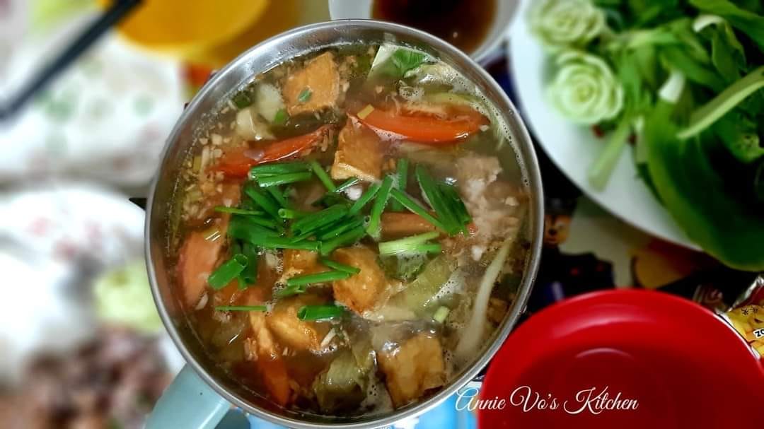 Lạ miệng với lẩu sườn non nấu cải chua, ấm sực trong ngày gió lạnh-1