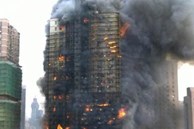 Khi đám cháy xảy ra ở nhà chung cư cao tầng, chúng ta nên chạy lên hay chạy xuống? Nhiều người đã đoán sai!