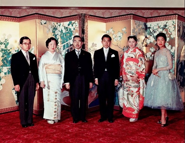Hoàng hậu nổi tiếng nhất Nhật Bản: Người mẹ chồng cay nghiệt khiến con dâu mất giọng nói hóa ra là quốc mẫu được dân chúng sùng bái-1
