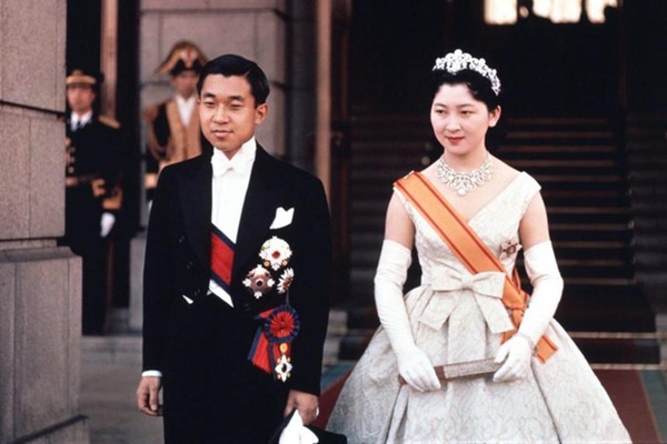 Hoàng hậu nổi tiếng nhất Nhật Bản: Người mẹ chồng cay nghiệt khiến con dâu mất giọng nói hóa ra là quốc mẫu được dân chúng sùng bái-2