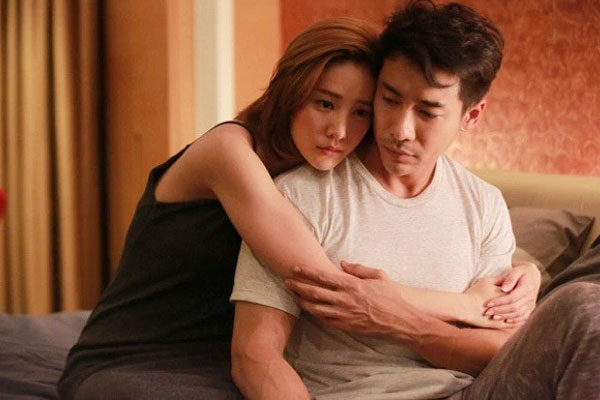 Chồng sắp cưới đưa tôi đi ăn cùng nhóm bạn thân, vừa nâng ly xong bạn anh ấy đã hỏi thẳng một điều chua chát-1