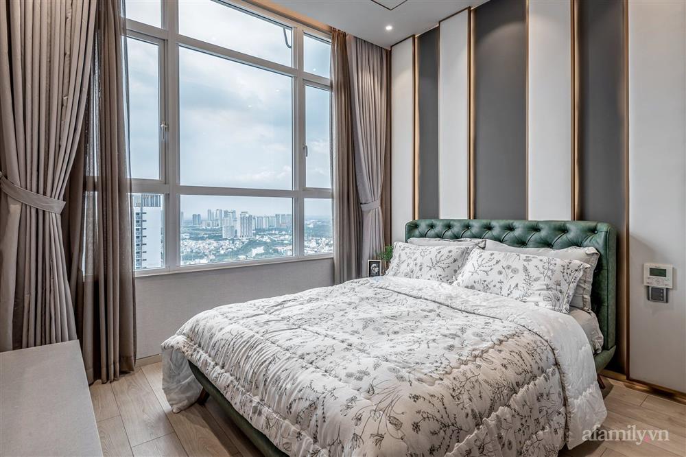 Đột nhập” bên trong căn penthouse 5 tỷ rộng 260m² xịn sò của gia đình Sài Gòn, thiết kế hiện đại xa hoa ai nhìn cũng xuýt xoa ghen tị-19