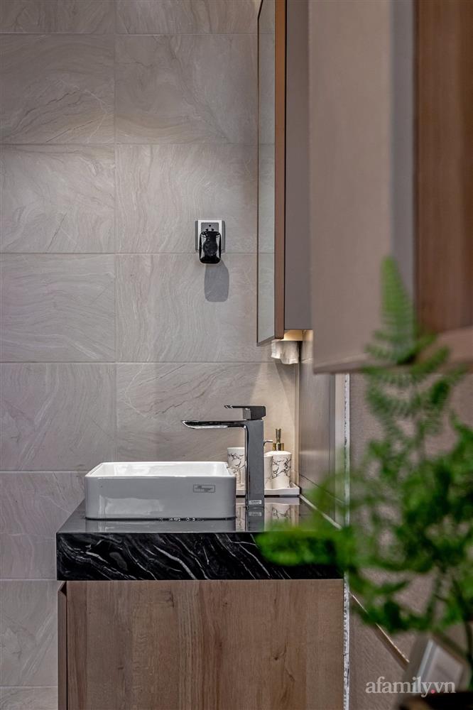 Đột nhập” bên trong căn penthouse 5 tỷ rộng 260m² xịn sò của gia đình Sài Gòn, thiết kế hiện đại xa hoa ai nhìn cũng xuýt xoa ghen tị-23