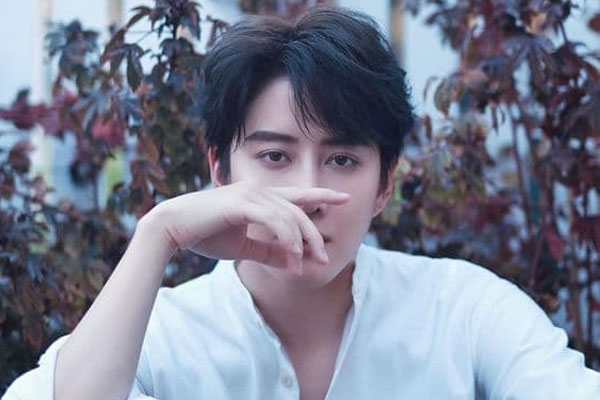 Bố mẹ đột ngột qua đời, luật sư bất ngờ xuất hiện và yêu cầu tôi phải làm được một việc, nếu không khối tài sản nghìn tỷ sẽ không cánh mà bay-1