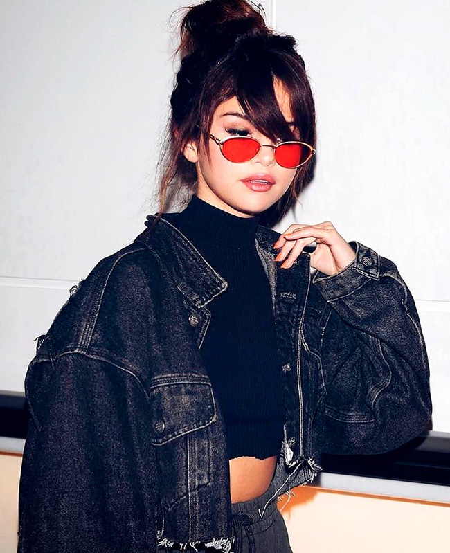 Đẳng cấp mặc đẹp của Selena Gomez: Diện áo cổ lọ đơn giản thôi cũng sang ngút ngàn-5