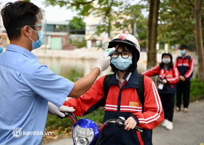 Trường học tại Hà Nội tổ chức diễn tập phương án đón học sinh trở lại-2