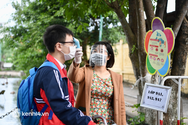 Trường học tại Hà Nội tổ chức diễn tập phương án đón học sinh trở lại-3