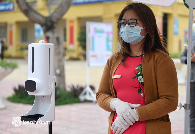 Trường học tại Hà Nội tổ chức diễn tập phương án đón học sinh trở lại-5