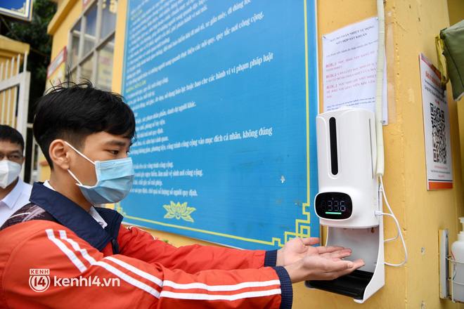 Trường học tại Hà Nội tổ chức diễn tập phương án đón học sinh trở lại-7