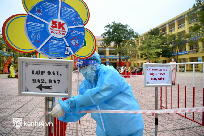 Trường học tại Hà Nội tổ chức diễn tập phương án đón học sinh trở lại-8