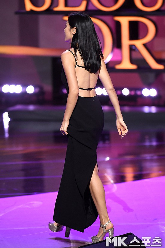 Ở Hàn muốn hở bạo mà không bị công chúng ném đá tơi bời thì phải làm gì?-13