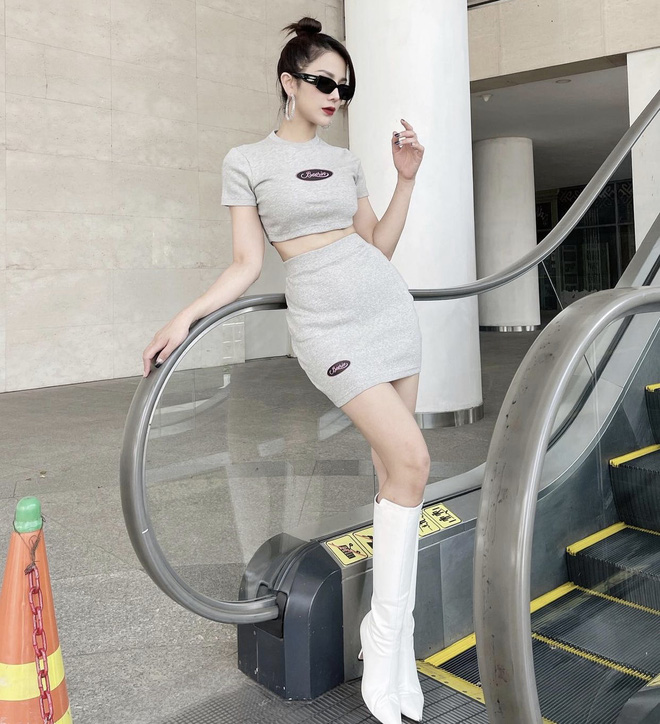 Diệp Lâm Anh diện áo 2 dây xẻ sâu lấp ló đôi gò bồng đảo nảy nở, thông báo 1 việc hậu ồn ào hôn nhân-8