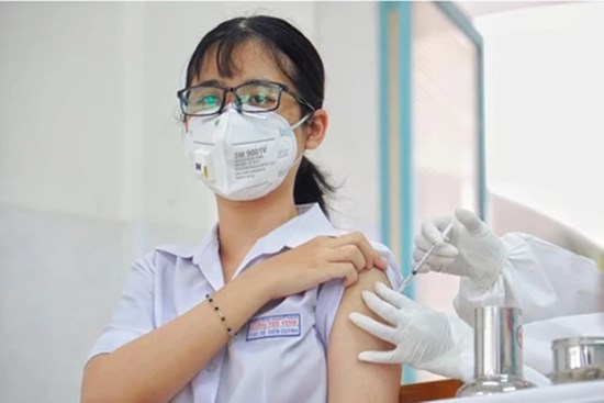 Nhóm trẻ phải trì hoãn tiêm mũi 2 vaccine Covid-19