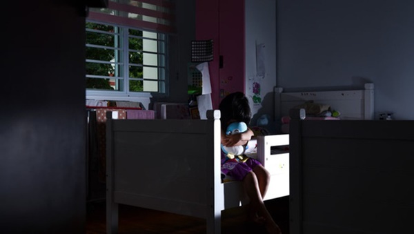 Phát hiện con gái uống rượu, mẹ đuổi ra khỏi nhà rồi suy sụp khi biết nguyên do đến từ tội ác xảy ra hơn 10 năm trong nhà mình-1