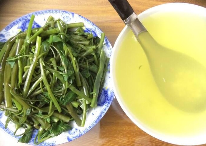 Bếp trưởng chia sẻ cách nhìn để biết rau muống có bị ngâm hoá chất hay không-4