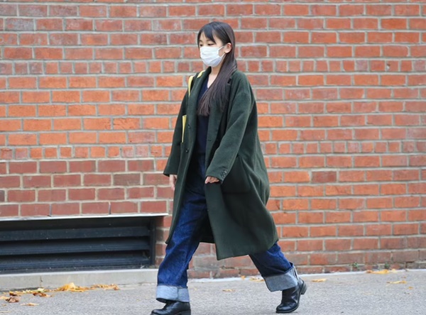 HOT: Cựu Công chúa Nhật lần đầu lộ diện trên đường phố Mỹ với loạt hoạt động gây chú ý-2