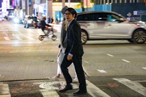 HOT: Cựu Công chúa Nhật lần đầu lộ diện trên đường phố Mỹ với loạt hoạt động gây chú ý-4