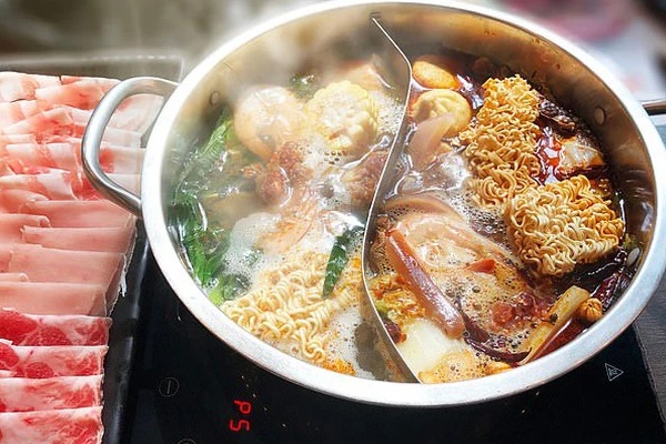 Những kiểu ăn lẩu cực kỳ độc hại mà 90% các gia đình Việt đều đang mắc phải, khiến dạ dày và thực quản bị tổn thương nghiêm trọng-2