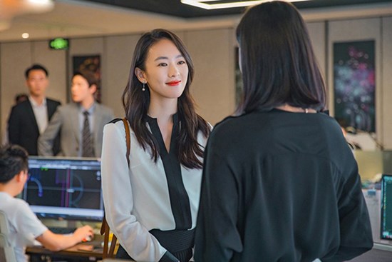 Tiểu tam gửi ảnh thân mật với chồng để trêu tức, vợ chuyển ngay 50 triệu với lời cảm ơn rồi đi đặt 10 mâm cỗ