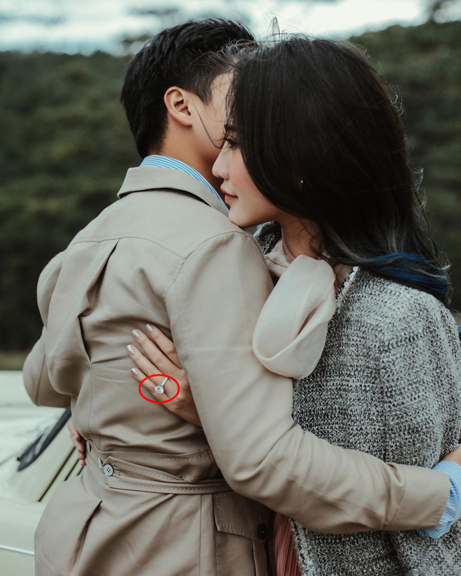 Vợ TGĐ Phan Thành xả” thêm ảnh đám hỏi, gọi quý tử đầu lòng bằng 2 từ nghe qua là thấy được cưng chiều cỡ nào-3