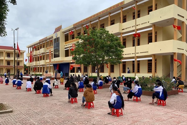 Phát hiện 2 giáo viên và 26 học sinh dương tính với SARS-CoV-2-1
