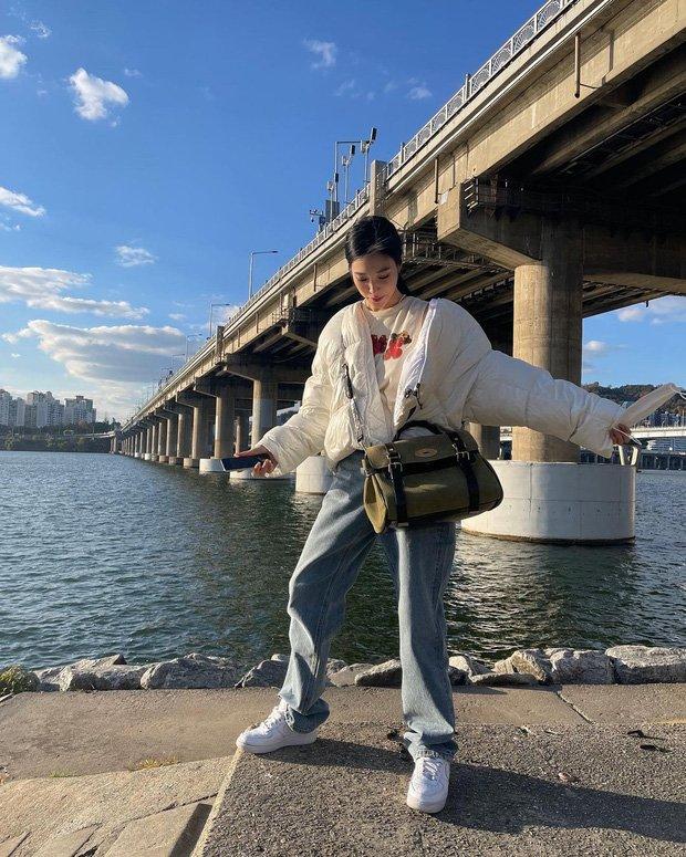 Có 1 item sao Hàn lăng xê từ mùa này qua mùa khác không sợ lỗi mốt-4