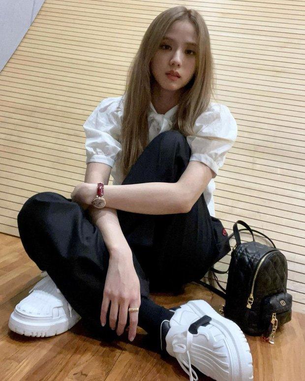 Có 1 item sao Hàn lăng xê từ mùa này qua mùa khác không sợ lỗi mốt-6