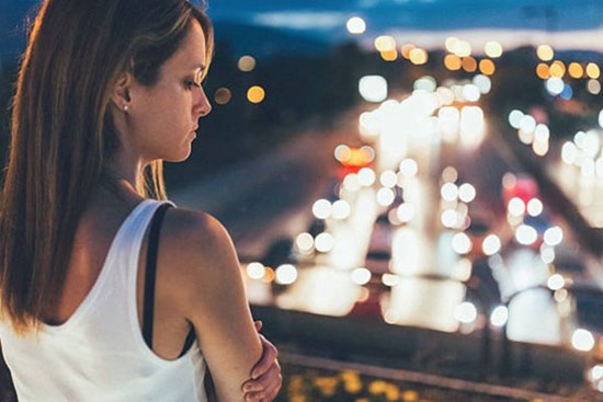 Vợ vừa giàu vừa đẹp, chồng vẫn ngoại tình với nữ đồng nghiệp lâu năm