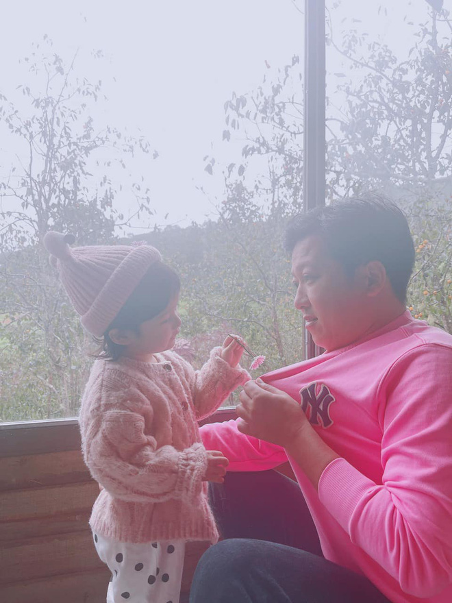 Trường Giang khoái khoái đùa giỡn cùng ái nữ, lia camera đến Nhã Phương mà thương!-7