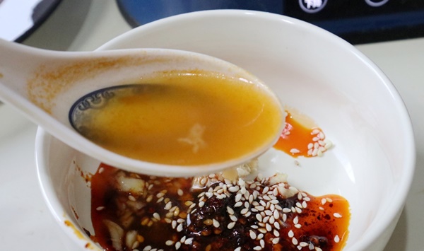 Cách pha nước chấm lẩu ngon cho từng loại riêng biệt, ăn một lần nhớ mãi, cả nhà ai cũng thích-2