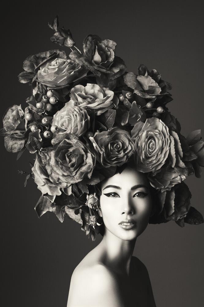 Phát lú vì Hoàng Thùy: Ngỡ khỏa thân nhưng soi kĩ mới bất ngờ-9