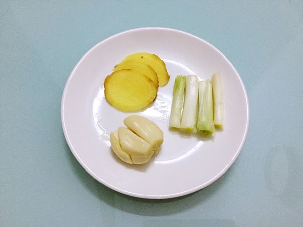 Chân giò kho theo kiểu này, ăn mềm dẻo, ngon lạ miệng lại tốn cơm trong ngày đông lạnh-3