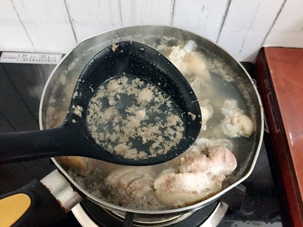 Chân giò kho theo kiểu này, ăn mềm dẻo, ngon lạ miệng lại tốn cơm trong ngày đông lạnh-6