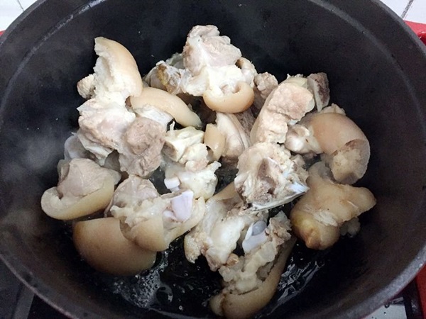 Chân giò kho theo kiểu này, ăn mềm dẻo, ngon lạ miệng lại tốn cơm trong ngày đông lạnh-11